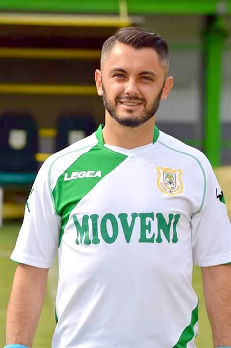 Get in touch with octavian popescu (@octavianpopescu) — 94 answers, 73 likes. Trei fotbalişti galben-verzi, în Trivale | Ziarul Argeşul ...