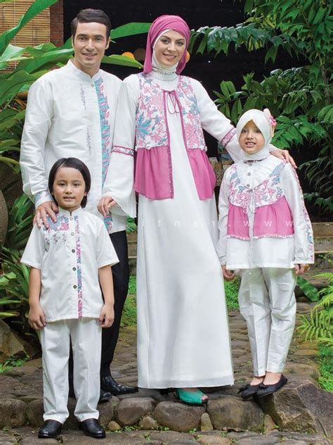 Gambar mewarnai kebersihan lingkungan sekolah asa pinterest via nylonguys indonesia dec jan 2013 by haris juniarto issuu via issuu.com. 17 Ide Gambar Baju Lebaran Keluarga - Ragam Muslim