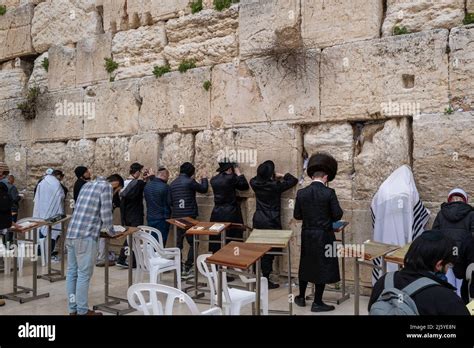 Prayer At The Western Wall Jerusalem Stock Photo Alamy