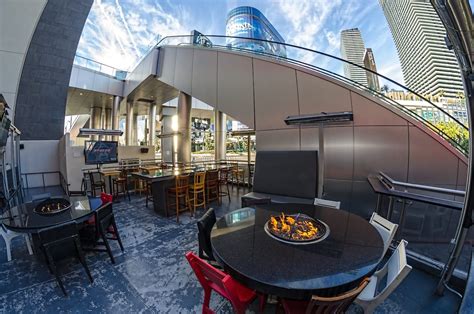 the giant drinks pbr rockbar and grill best rooftop bars las vegas rooftop bar