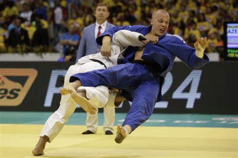 Jun 12, 2021 · de brabander, in 2019 al eens goed voor brons, verliest in de kwartfinales van de klasse boven 100 kilogram, maar klopt later wel de braziliaan rafael silva. Judoka Grol zwaar aangeslagen na verlies WK-finale: ik ben ...