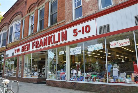 Eran tiendas que vendían una variedad de cositas baratas. Various Five-and-Dime Department Store Buildings ...