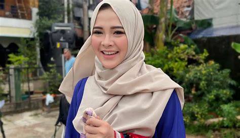 Potret Bella Bonita Pakai Hijab Sah Jadi Istri Denny Caknan Foto Liputan Com