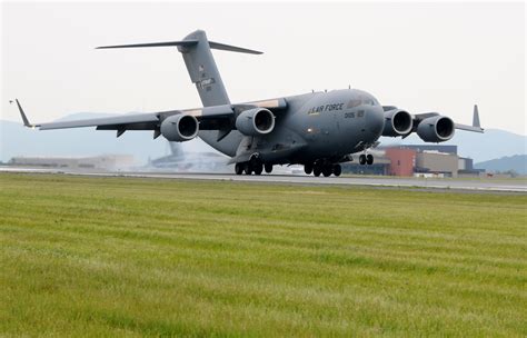105th Airlift Wings First C 17 Globemaster Iii Arrives At Stewart Iap