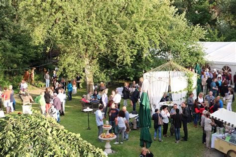 Though ulrich initially made territorial gains as a result of his decision to fight alongside the emperor other parks in stuttgart include the historic botanischer garten der universität hohenheim and. Ernst und Heinrich am 25. Juli 2015 bei Ulrich Garten ...