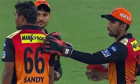 Select game and watch free cricket live streaming! Live Cricket Streaming today - IPL 2019 - KKR v SH plus MI ...
