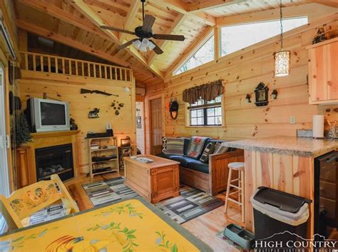 Tiny House Town Lansing Cabin With Just 400 Sq Ft Of Space