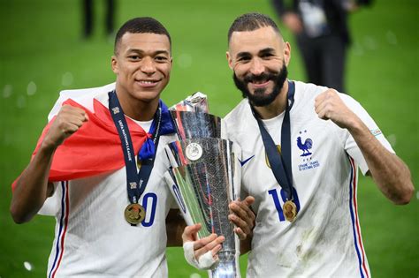 Real Madrid Transfers Benzema Keeps Working Hard To Wink At Mbappe