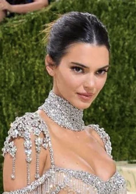 Kendall Jenner Met Gala Under Eye Concealer Queen Undereye Wedding Things Face And Body