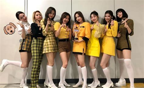 #twice users #twice pics #twice ot9 #twice icons #nayeon users #jeongyeon users #momo users #sana users #jihyo users #mina want to see more posts tagged #twice pics? TWICE revela cómo es la verdadera personalidad de las ...