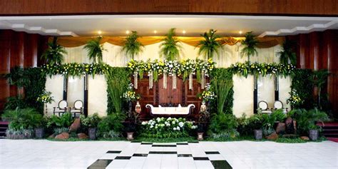 Dekorasi backdrop pelaminan, dekorasi akad, dan dekorasi untuk welcome gate, buket bunga. 48+ Dekorasi Pernikahan Adat Sunda Sederhana Untuk Inspirasi Pernikahanmu