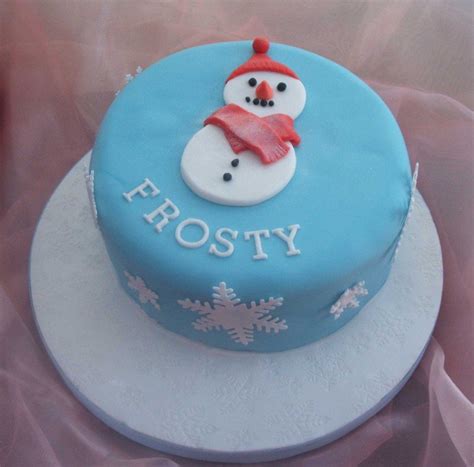 This cake has four sugary layers of pretty. 10 Cute Christmas Cake Ideas You Must Love - Pretty Designs
