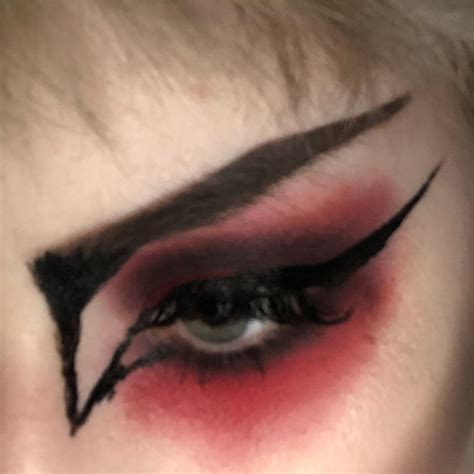 Trad Goth Makeup Is My Favourite 🖤🦇 R Goth
