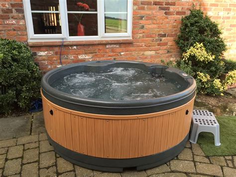 hot tub hire for holiday cottages and holiday lets owner information midland hot tub hire