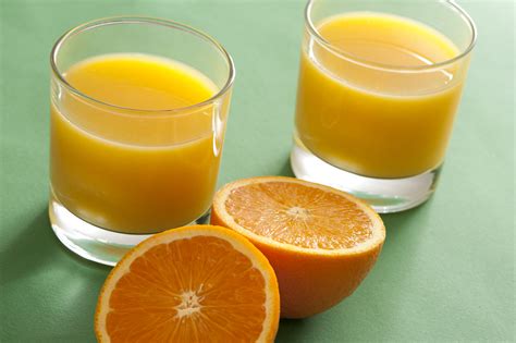 Free Image Of Orange Halves And Glasses Of Juice Freebiephotography