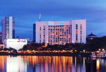One can find kuching bright and sunny, except for the monsoon season that runs through november to february. Hilton Kuching Hotel