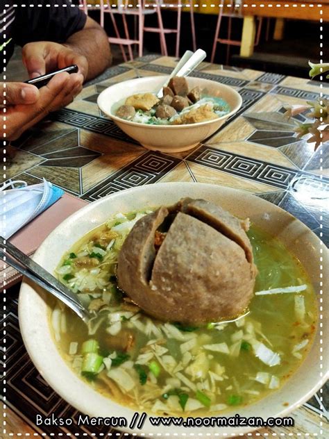 Jadi apabila berada di sini, jangan lupa untuk mencuba beberapa tempat makan yang menarik di sini. Restoran Bakso , Ayam Penyet , dan Ayam Geprek Sedap di ...