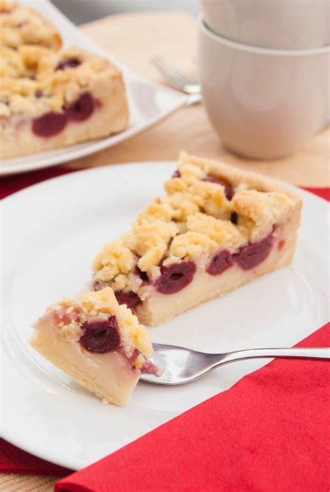 Sie sagen, dass er von der türkei nach griechenland gebracht. Kirsch-Streuselkuchen mit Pudding-Füllung | Rezept ...