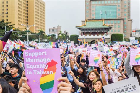 Twitter Erupts After Taiwan Becomes The First Place In Asia To Legalize Gay Marriage Gaycities