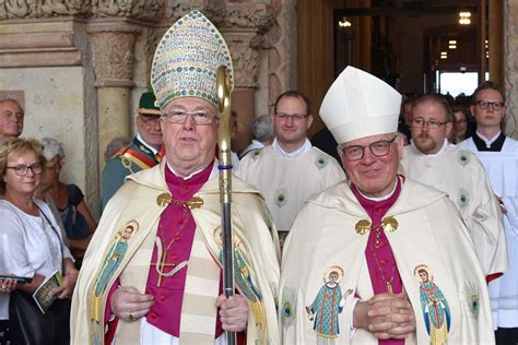 Das mädchen, das dich absichtlich erkennen lässt wenn es lügt oder wegen etwas in wahrheit unwichtigem 'traurig' ist. Gott in den Mittelpunkt stellen - Erzbistum Paderborn