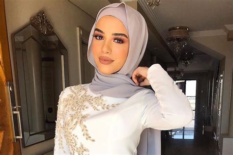 Meet The Sydney Hijabi Influencers In Modest Fashion Who Make A