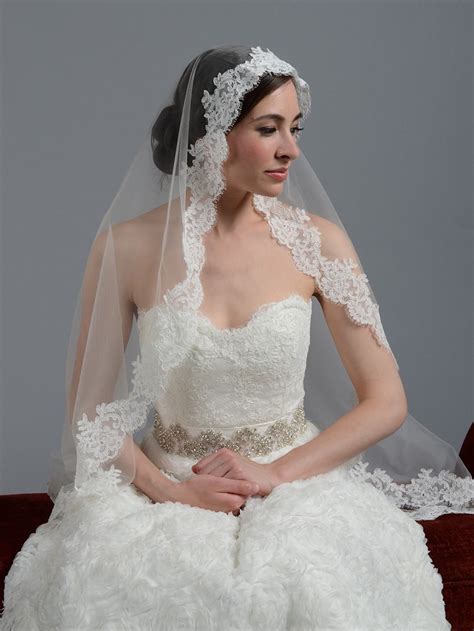 Ivory wedding veil alencon lace V044-V044