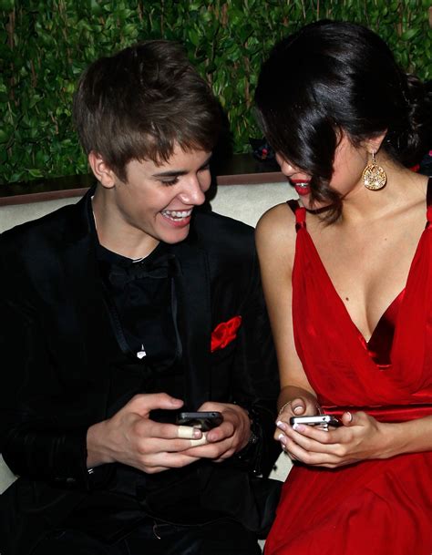 Selena Gomez And Justin Bieber Photos Showing Them In Lovehellogiggles