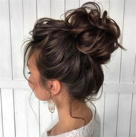 Man bun styles with textured long hair. 10 Easy Ways To Make A Messy Bun - Easy Messy Buns 2020