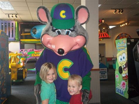 Morgan's Memories: Chuck E. Cheese's