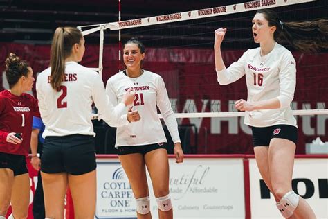 Wisconsin Badgers Volleyball Uw Comes Out Strong Against Rutgers Completes Sweep Buckys 5th
