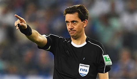 Manuel grafe is the iconic professional in the association football referee industry. Schiedsrichter-Auswahl: Manuel Gräfe kritisiert Ex-Chefs ...