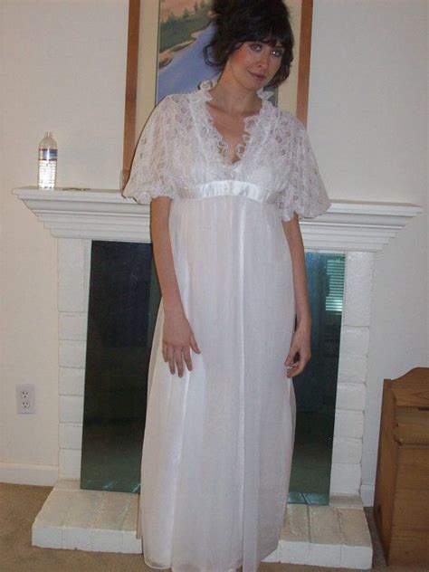 You Want To Put On Mommies Pretty Nightgown Sweetie Kleider Frau