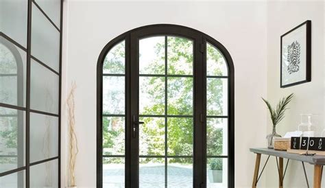 Votre porte d'entrée peut être partiellement ou intégralement vitrée. Porte d'entrée vitrée - Côté Maison