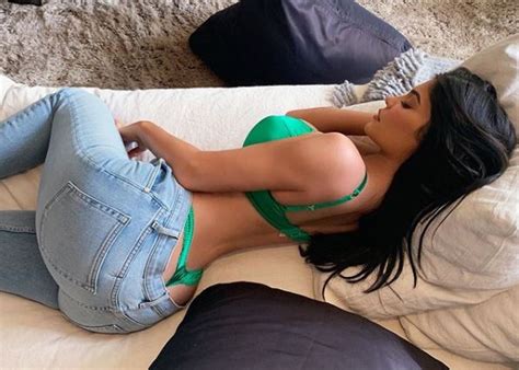 Kylie Jenner Se Desnuda Se Cubre Atributos S Lo Con Una Mano