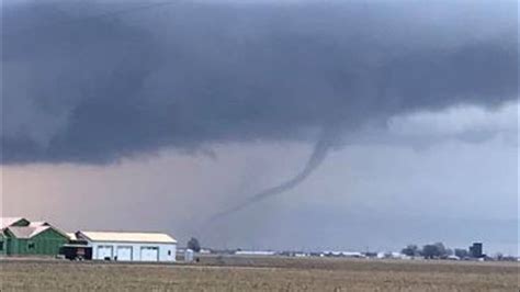 Saturdays Swarm Of Tornadoes Sets Record In Illinois