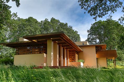 Check Out This Unique Frank Lloyd Wright House In Oregon