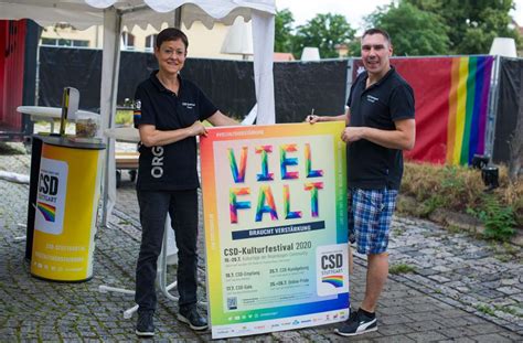 „ich habe seit jahrzehnten ein und denselben mann. | bunte.de. Entertainerin Désirée Nick sagt bei der CSD-Eröffnungsgala ...