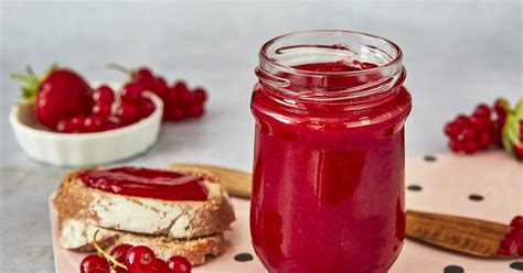 Erdbeer-Johannisbeer-Marmelade - schnelles Rezept ohne Kerne | Einfach ...