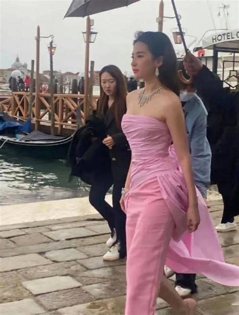 Liu Yifei S Recent Photo Exposure The Charm Is Outstanding And