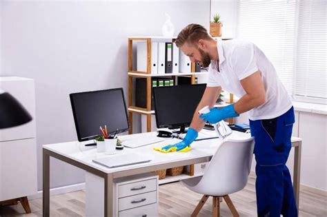 How To Keep Your Office Space And Desk Clean
