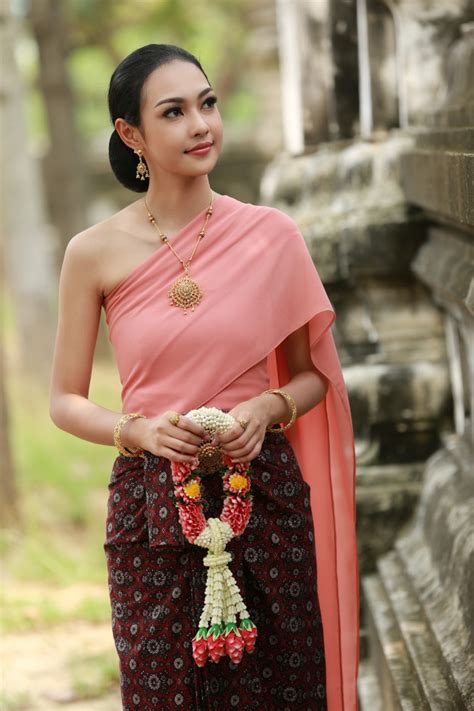 The full name of thailand's national clothing is chut thai phra ratcha niyom, often abbreviated to simply chut thai. Premium Photo | Young beautiful asian women in thai ...