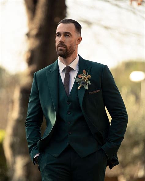Best Wedding Suits For The Groom And Groomsmen Hockerty