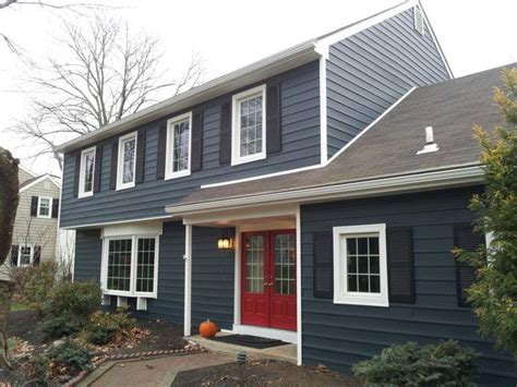 Trim in a neutral tone provides a striking counterpoint to colorful siding. Metal Roof Siding Color Combinations - Get in The Trailer