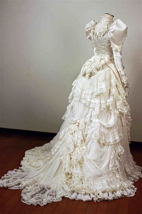 Https://tommynaija.com/wedding/1800s Style Wedding Dress