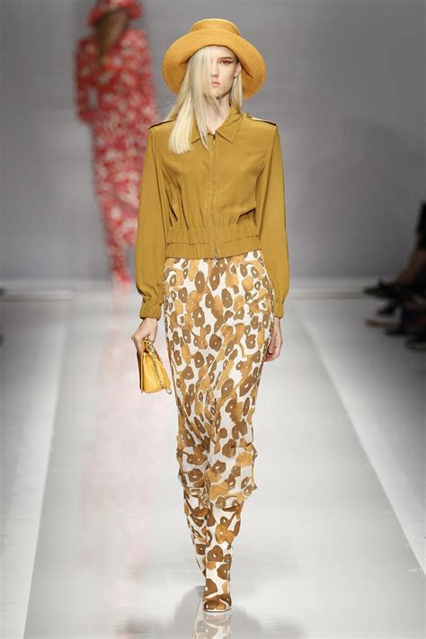 Max Mara Ready To Wear Fashion Show Collection Spring Summer 2015