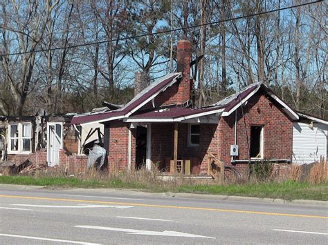 Commissioners Discuss Abandoned Homes Eyesores
