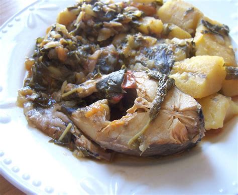 Curried banana + fish soup (ndizi na samaki) Swahili Mom Kitchen: Samaki, Mchicha na Ndizi (Fish with Plantains and Spinach)