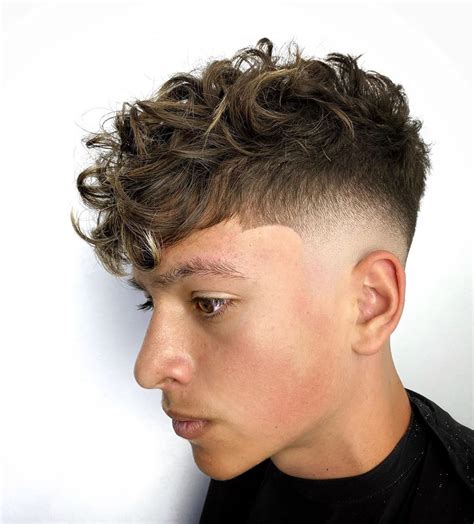 19 Fade Haircuts For Cool Curly Hair: 2021 Trends | Fade haircut, Curly