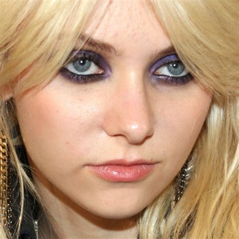Taylor Momsen Makeup Black Eyeshadow Purple Eyeshadow And Clear Lip