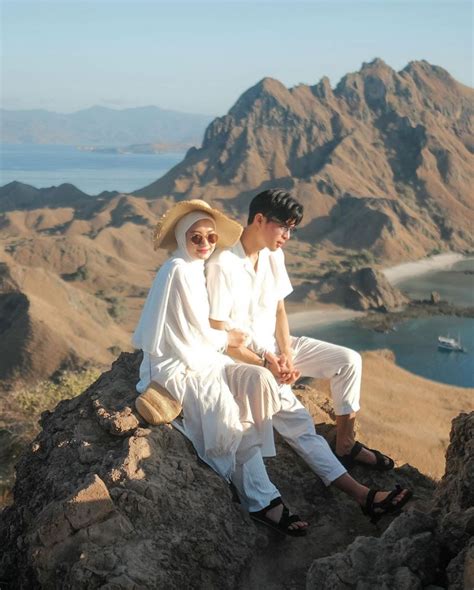 Tiktok said dinda,,,dinda kagetan, kubilangim mama ku haha. Bulan Madu ke Labuan Bajo, Rey Mbayang - Dinda Hauw ...